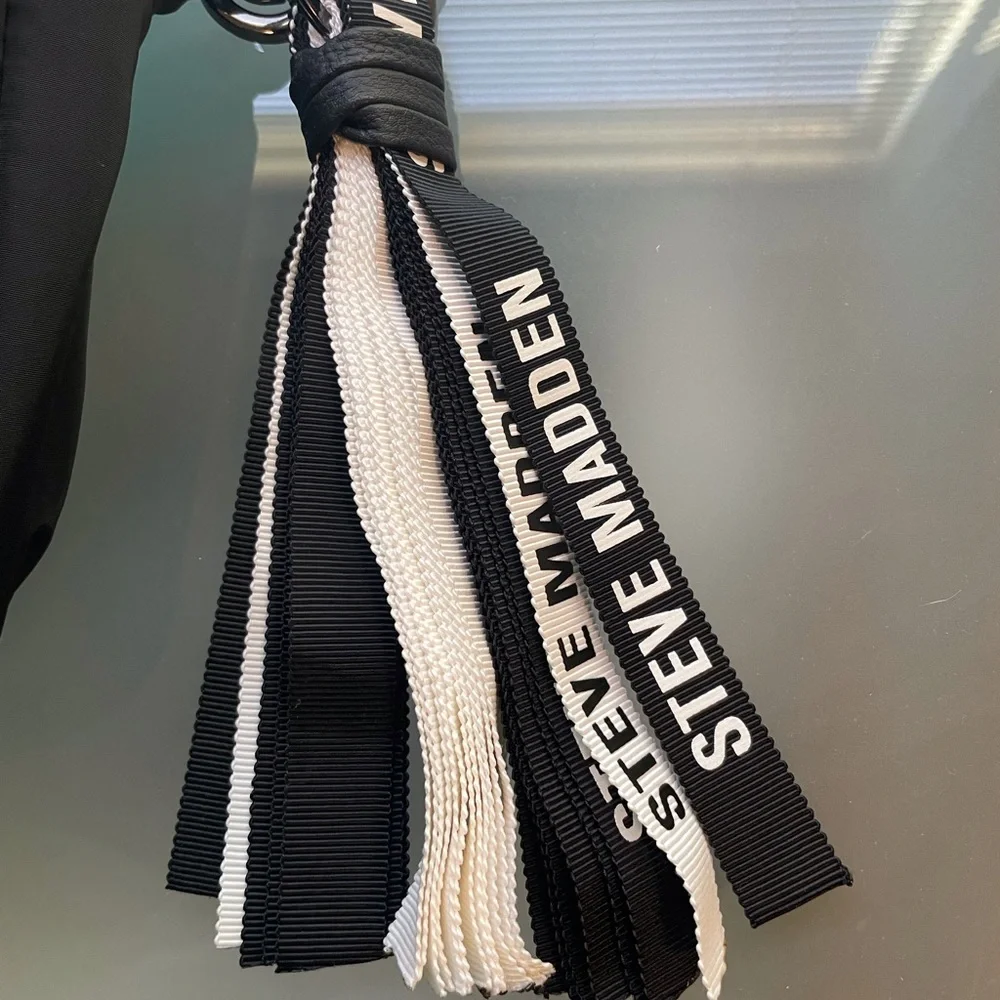 Steve Madden Quilted Black Belt Bag - Picture 2 of 6